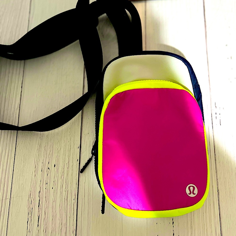 LULULEMON NWT East Access Pink/Yellow/Blue Highlight Water Repellent Fabric